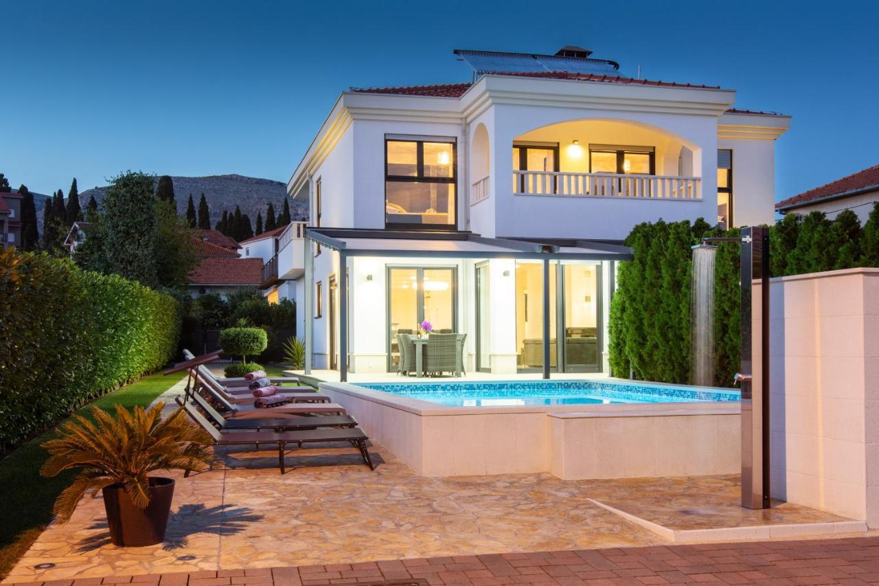 Luxury City Villa トロギール エクステリア 写真