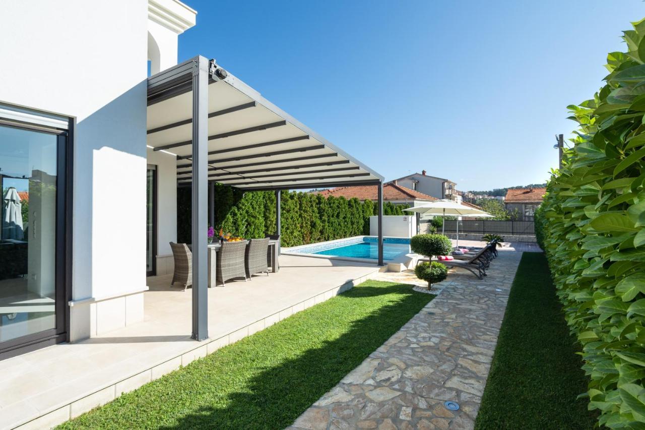 Luxury City Villa トロギール エクステリア 写真